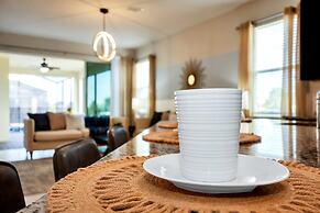 Stunning Villa With Themed Room's and Game Room, Right Across From the