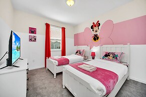 Stunning Villa With Themed Room's and Game Room, Right Across From the