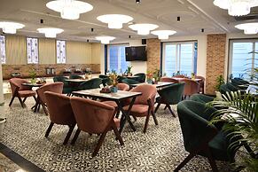 Lime Tree Hotels & Banquet Greater Noida