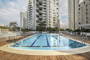 High end 2 BR w panoramic City view