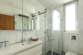 High end 2 BR w panoramic City view