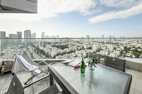 High end 2 BR w panoramic City view