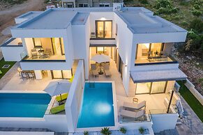 Luxury villas Joy