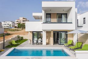Luxury villas Joy