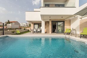 Luxury villas Joy