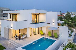 Luxury villas Joy
