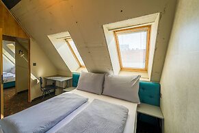 CHORS like a hotel - Hostel