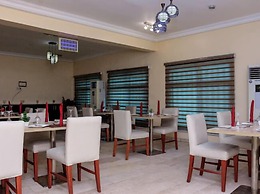 Desikok Royal Hotel