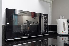 SuperHost - Breathtaking Canal Views From this Cozy Apartment