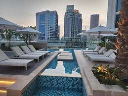 SuperHost - Breathtaking Canal Views From this Cozy Apartment