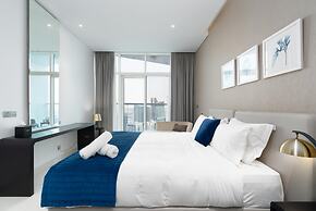 SuperHost - Breathtaking Canal Views From this Cozy Apartment