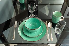 SuperHost - Breathtaking Canal Views From this Cozy Apartment