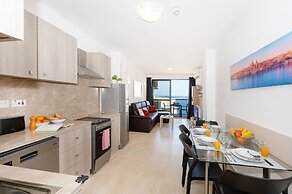 Sea Bliss Penthouse with two terraces enjoying side seaviews by Gatewa