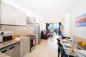 Sea Bliss Penthouse with two terraces enjoying side seaviews by Gatewa