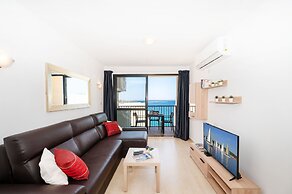 Sea Bliss Penthouse with two terraces enjoying side seaviews by Gatewa