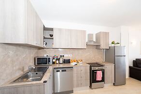 Sea Bliss Penthouse with two terraces enjoying side seaviews by Gatewa