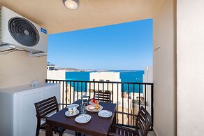 Sea Bliss Penthouse with two terraces enjoying side seaviews by Gatewa