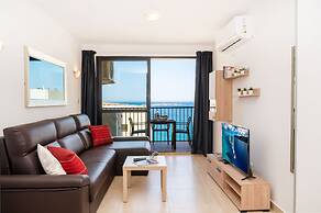 Sea Bliss Penthouse with two terraces enjoying side seaviews by Gatewa