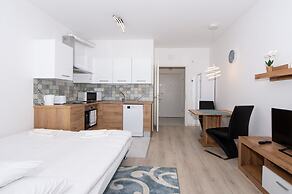 WaterFront City Apartments by UrbanRent