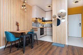 WaterFront City Apartments by UrbanRent