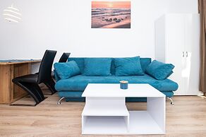 WaterFront City Apartments by UrbanRent