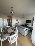 WaterFront City Apartments by UrbanRent