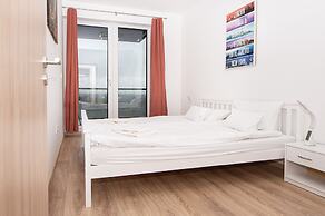 WaterFront City Apartments by UrbanRent