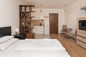 WaterFront City Apartments by UrbanRent