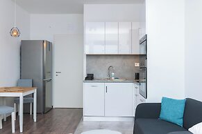 WaterFront City Apartments by UrbanRent