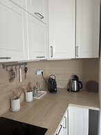 WaterFront City Apartments by UrbanRent