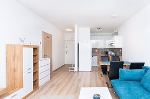 WaterFront City Apartments by UrbanRent