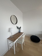 WaterFront City Apartments by UrbanRent