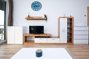 WaterFront City Apartments by UrbanRent