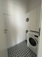 WaterFront City Apartments by UrbanRent