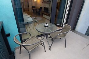 WaterFront City Apartments by UrbanRent