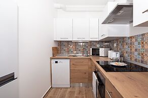 WaterFront City Apartments by UrbanRent