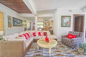 Large Golf View Villa With Pool Jacuzzi and Staff