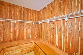 Large Golf View Villa With Pool Jacuzzi and Staff