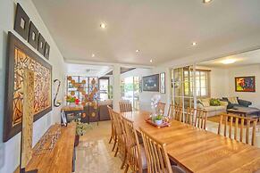 Large Golf View Villa With Pool Jacuzzi and Staff