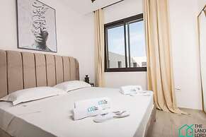 E24 Grand Luxe Tout Quip et Central