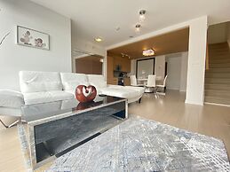 Waterfront Boutique Suites