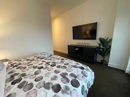 Waterfront Boutique Suites