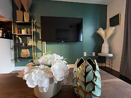 Waterfront Boutique Suites