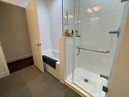 Waterfront Boutique Suites