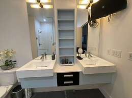 Waterfront Boutique Suites