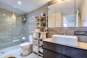 Waterfront Boutique Suites