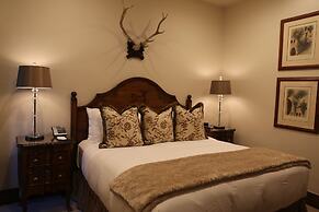 Viking Two Bedroom Loft 2 Apartment Hotel by RedAwning