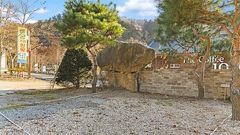 Gapyeong Dolgungpensyeon&kaempingjang