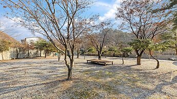 Gapyeong Dolgungpensyeon&kaempingjang