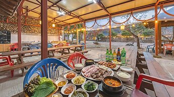 Gapyeong Dolgungpensyeon&kaempingjang